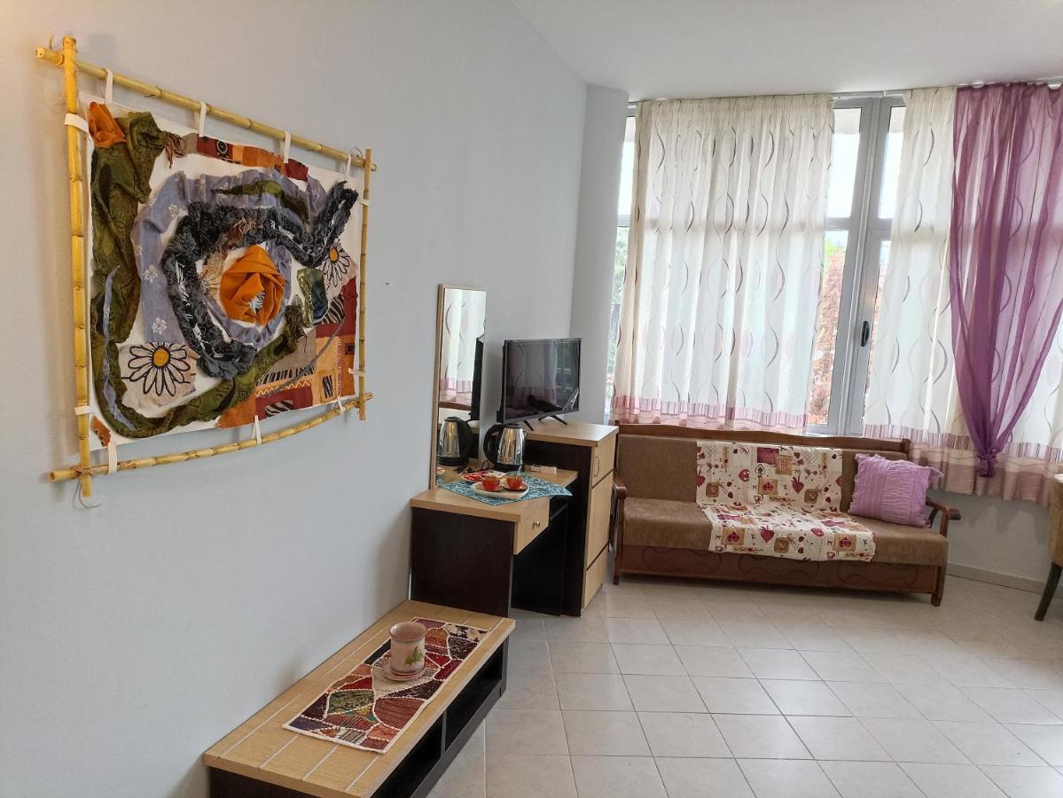 10 Apartmants Olimpia Mir Durres Exterior photo