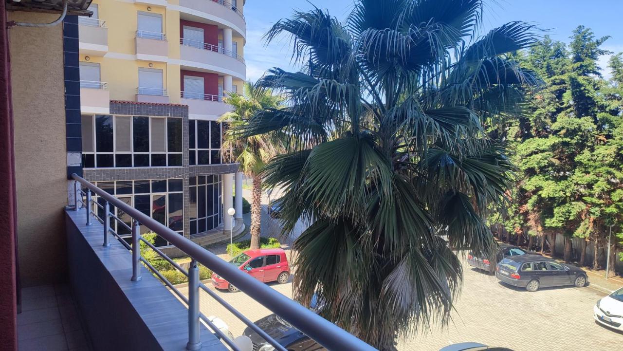 10 Apartmants Olimpia Mir Durres Exterior photo