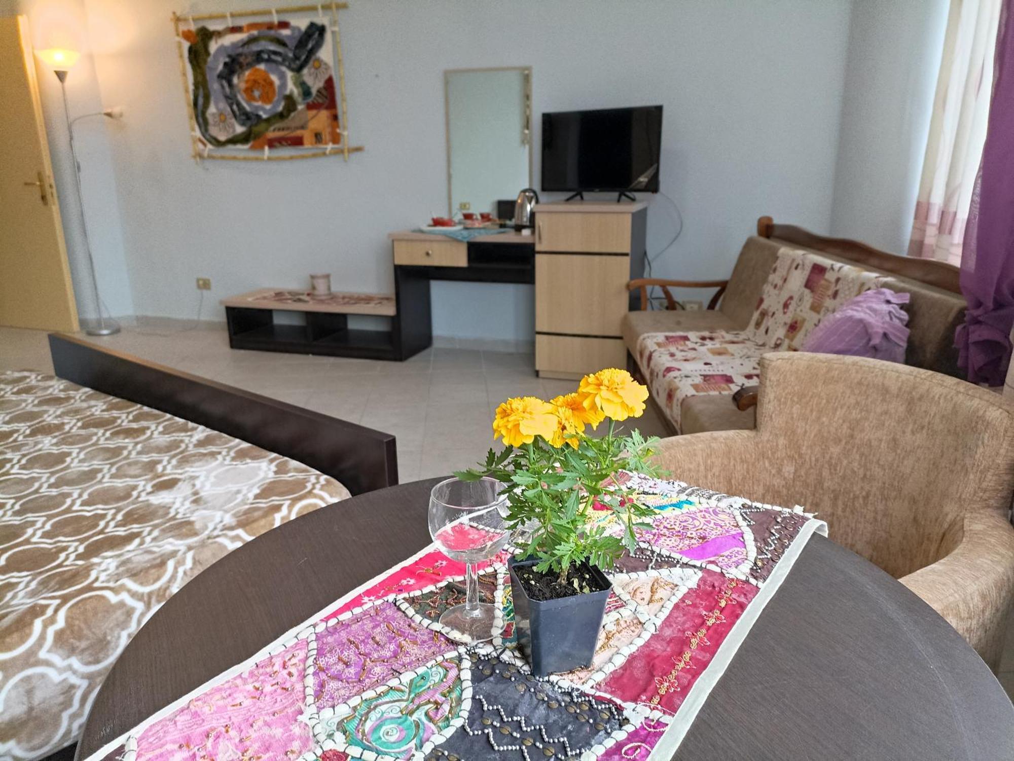 10 Apartmants Olimpia Mir Durres Exterior photo